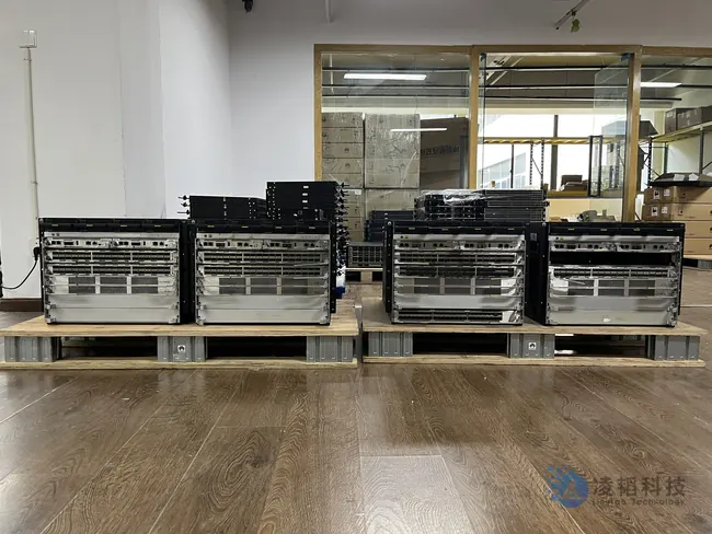 华为 CE12804S 数据中心交换机