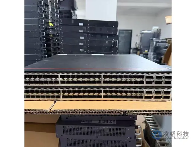 华为 CE6881-48S6CQ 数据中心交换机