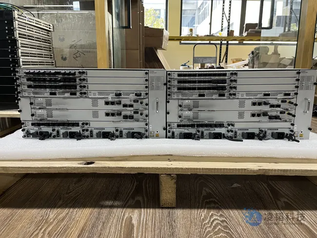 华为 NetEngine 8000E M14 核心路由器