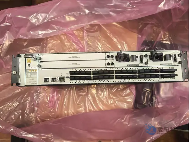 华为 NetEngine 8000E M4 核心路由器