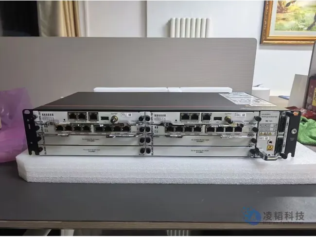 华为 NetEngine 8000E M6 核心路由器