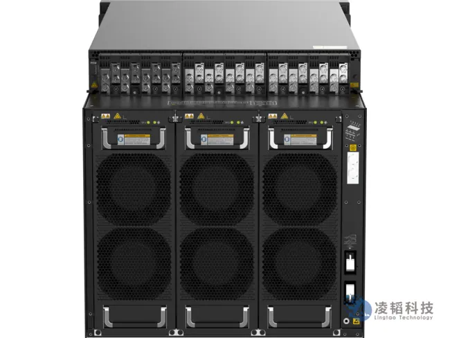 华为 NetEngine 8000E X4 核心路由器